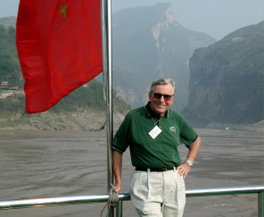 Lyman P. Van Slyke cruises along the Yangtze River during a Stanford Alumni Association travel and study trip in China. Photo courtesy of the Van Slyke family. 